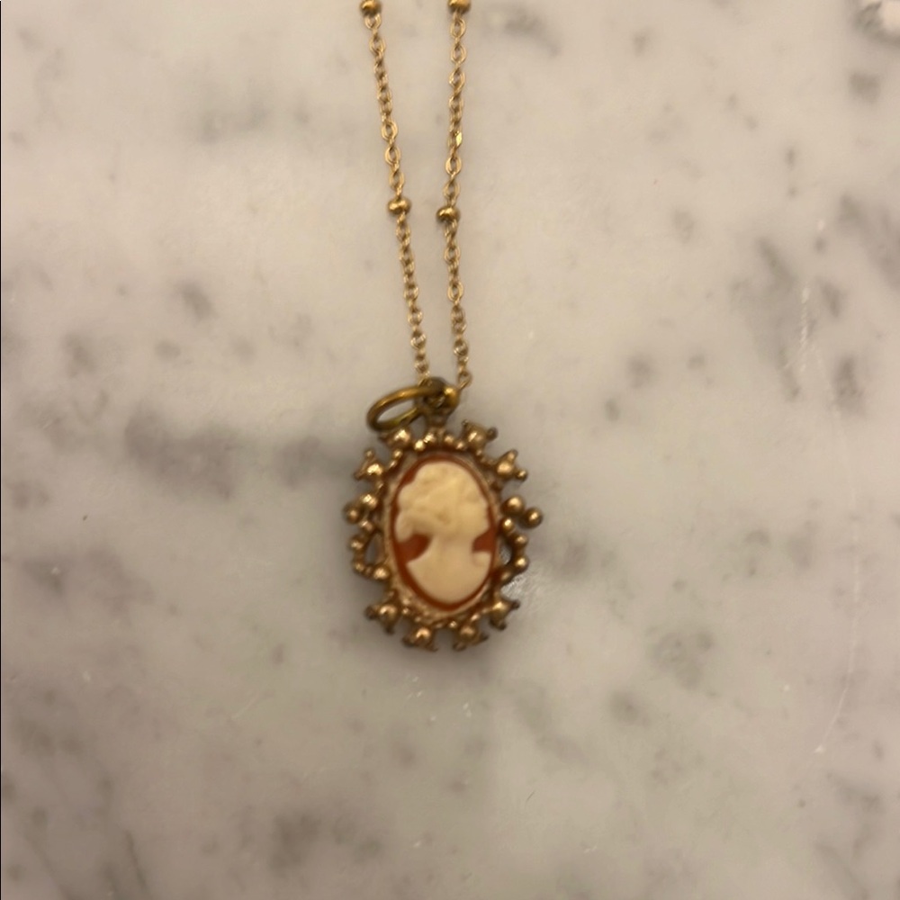 Gold Cameo Pendant Necklace